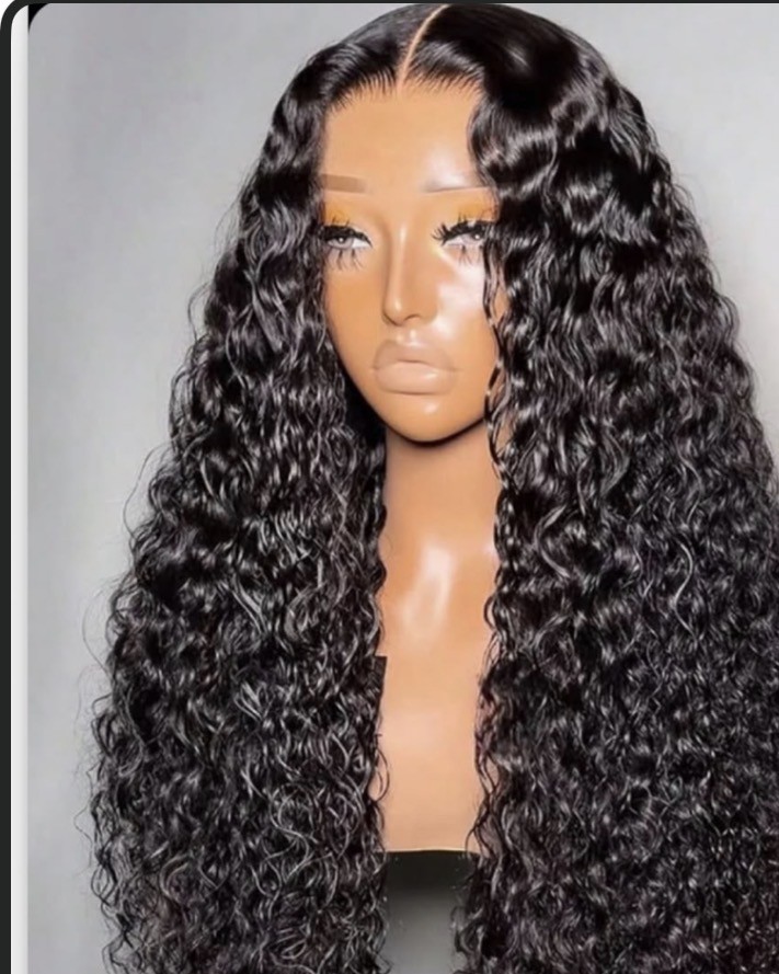 Deep wave unit with a 5 by 5 closure, shown on a display mannequin